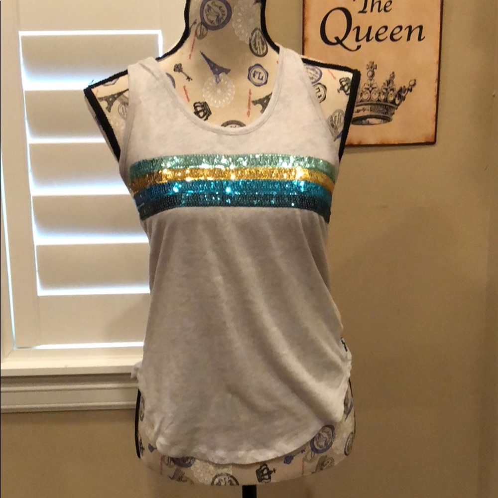 VS pink tank size extra small.